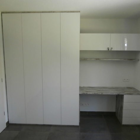 Bureau avec plan de travail, armoire et caisson blanc laqué