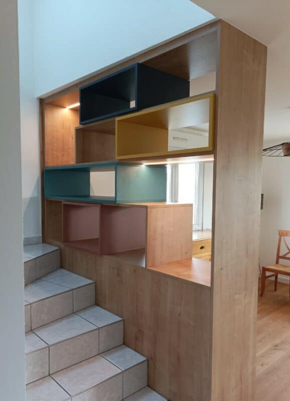 rangements plus niches plus éclairage en cage d'escalier